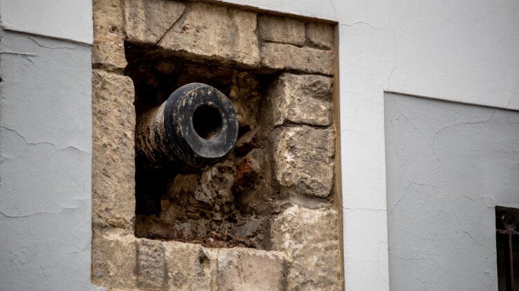 Cannon in the wall