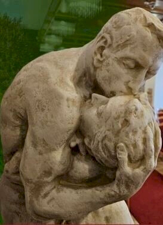 Csók szobor másolat: Hiemer-ház Házasságkötő terem