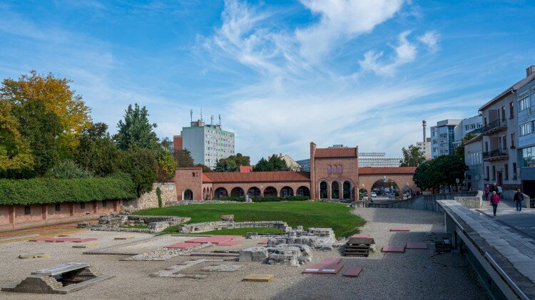 Koronázó Bazilika Romkertje – Nemzeti Emlékhely