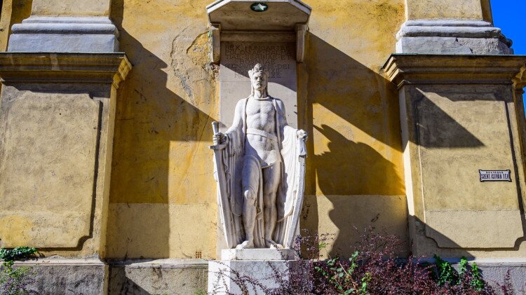 Louis the Great Statue