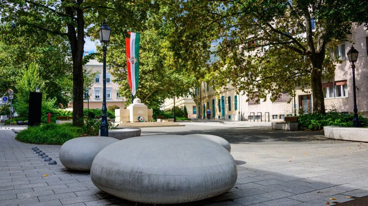 Országzászló tér