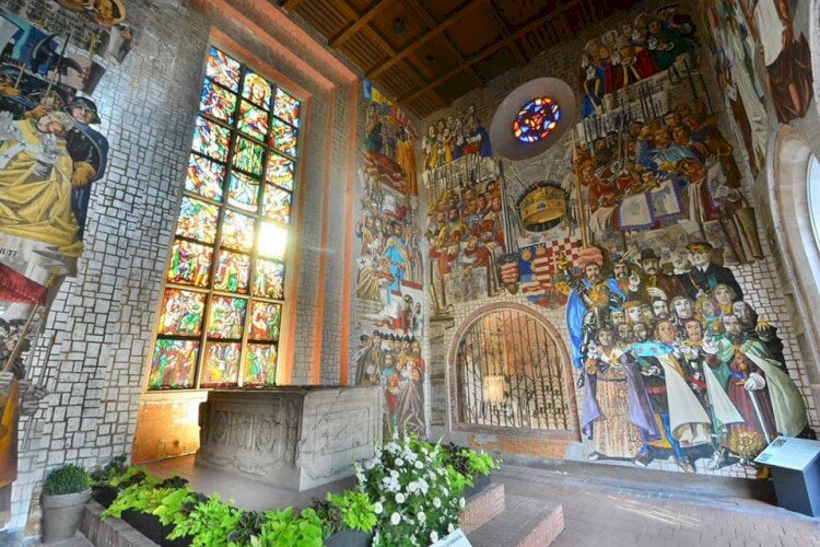 Hidden treasures tour