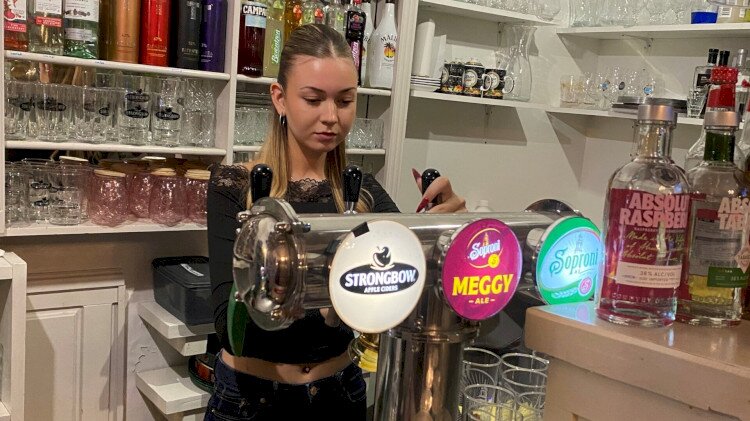 Ribillió Kávézó és Söröző