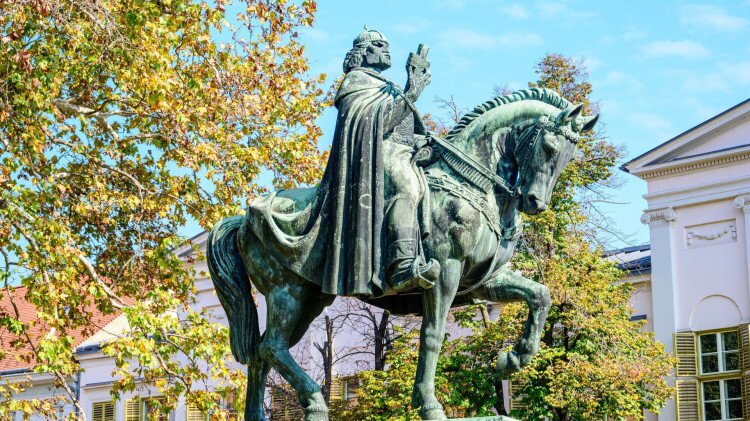 Szent István Lovas szobra