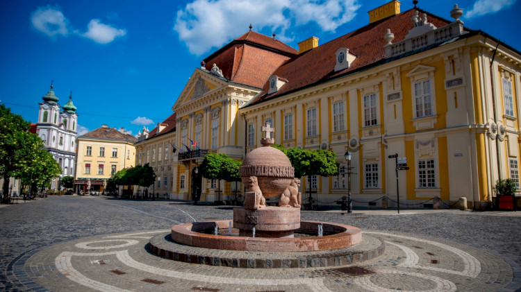 Városház tér