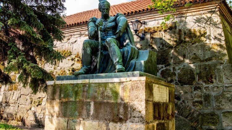 Wathay Ferenc várkapitány szobra