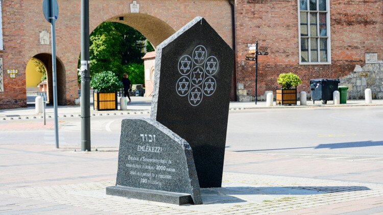 Synagogue Memorial